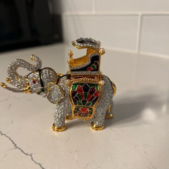 Elephant Trinket Box - Picture 3 of 8